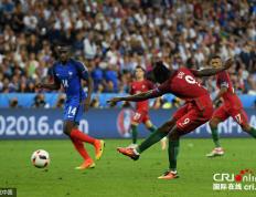 IM体育官方平台-法国球队演绎绝杀，晋级名利双收