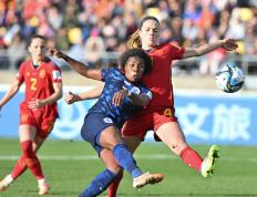 IM体育官方网站-荷兰女足勇夺胜利，晋级下一轮比赛