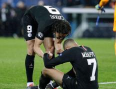 IM体育-米尔顿凯恩斯痛失好局，球迷探讨主教练战术的简单介绍