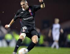 IM体育社区互动入口-里昂横扫西班牙，本泽马高光表现的简单介绍