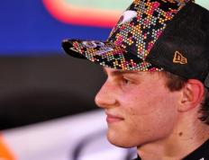 IM体育数据分析平台-雷诺车队轻取红牛二队，皮亚斯特里惊艳四座的简单介绍