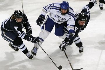 IM体育网页版登录入口-范弗利特在焦点战证明自己，勇士淘汰赛过关辽宁队