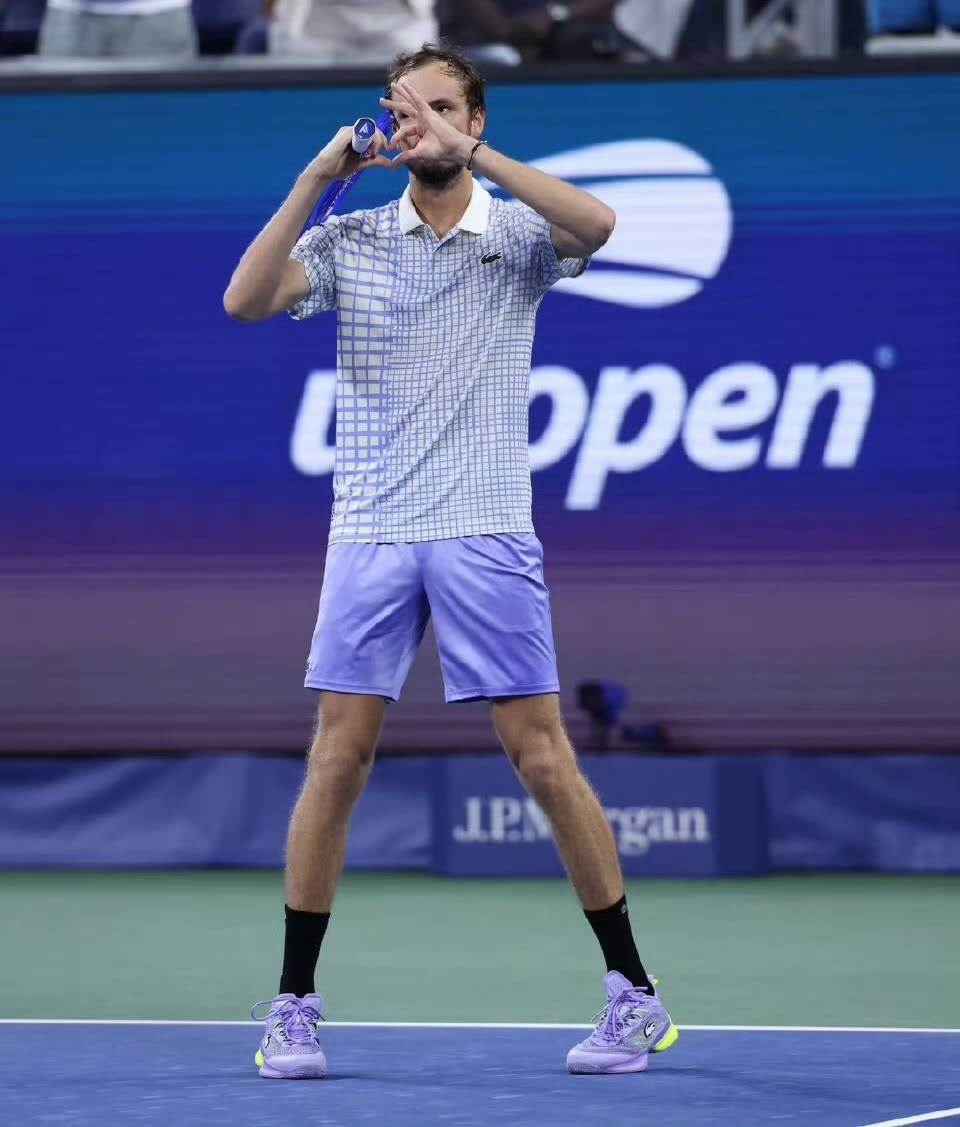 IM体育官方网站-意大利网球队力克世界网球队，克耶高斯关键制胜