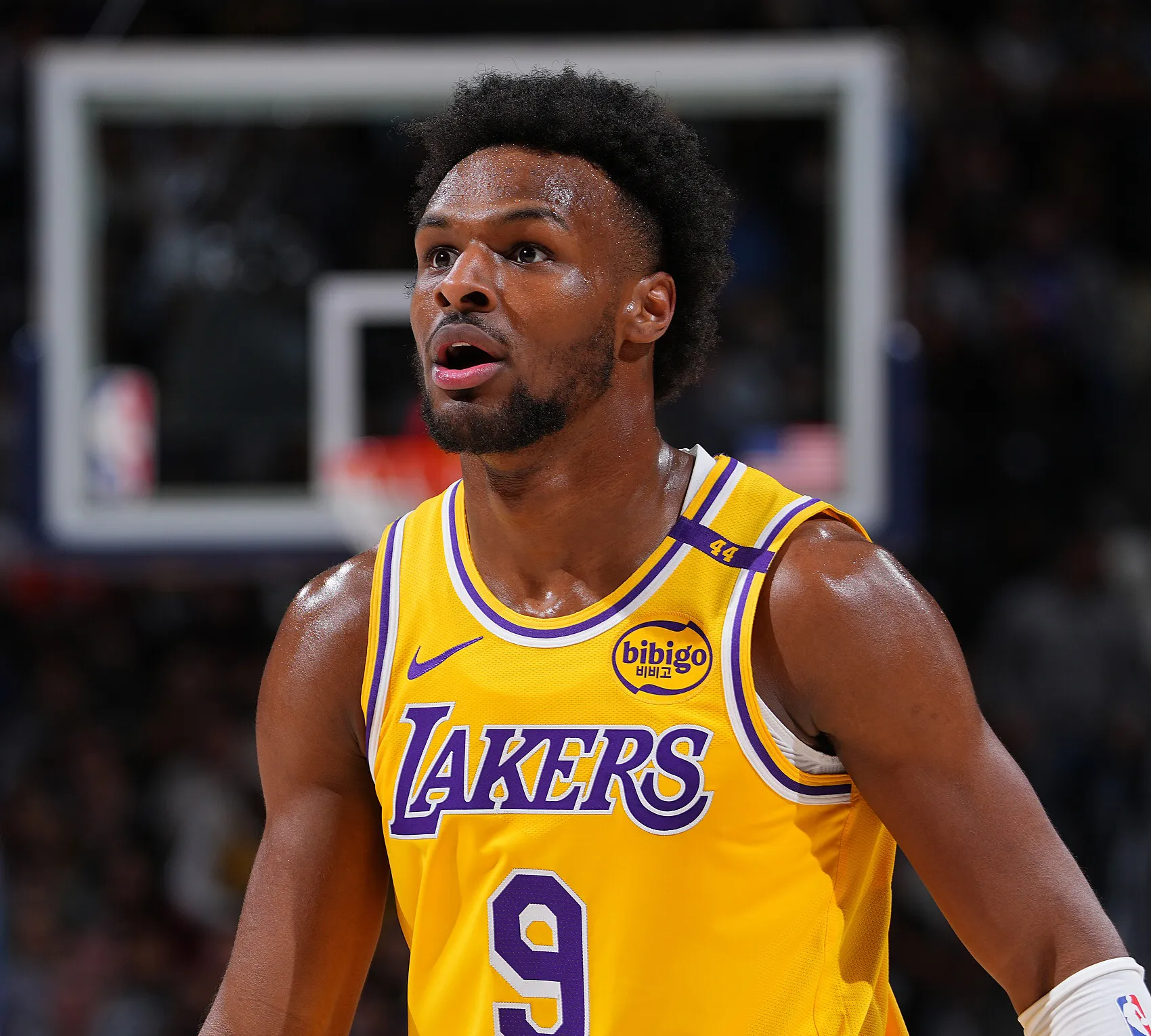 IM体育在线注册-雄鹿B队绝杀尼克斯,浓眉关键制胜