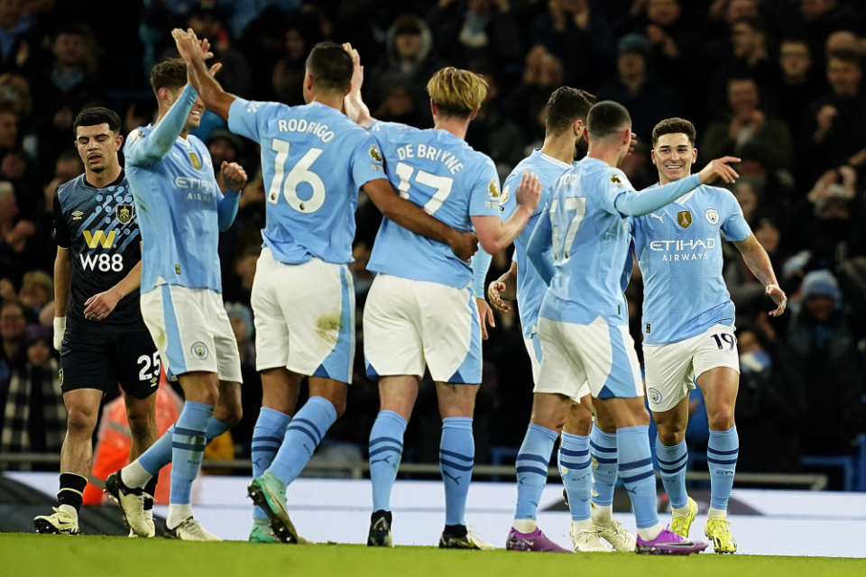 IM体育网页版登录入口-关于曼城轻松击败沃特福德,卫冕冠军气势如虹的信息