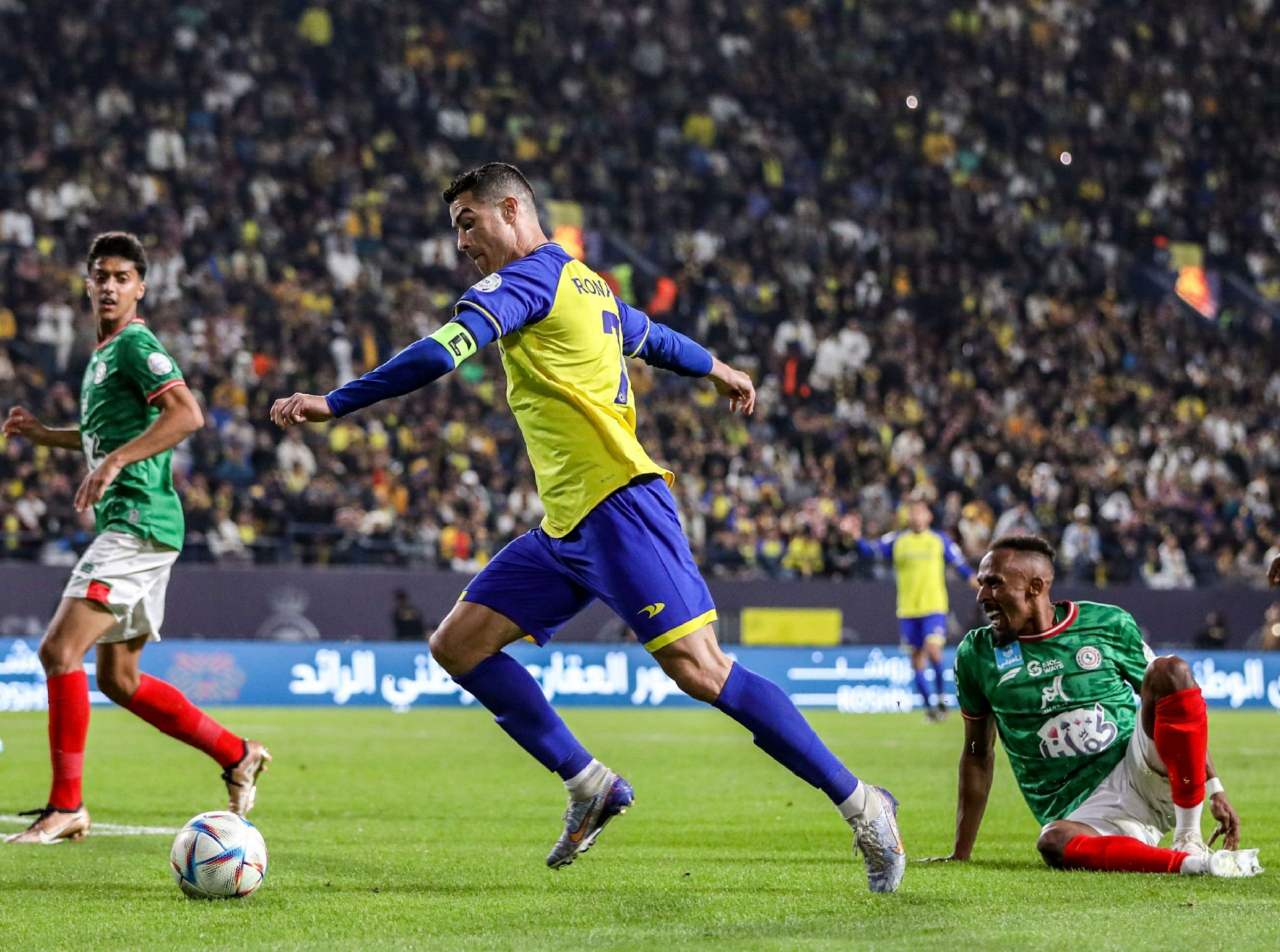 IM体育注册链接-关于沙尔克主场大胜霍芬海姆,取得重要胜利的信息