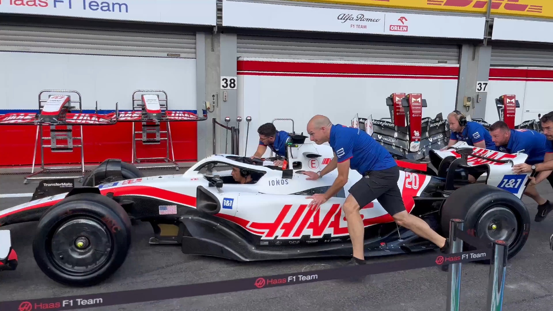 IM体育社区互动入口-红牛二队力克哈斯车队,汉密尔顿点燃赛场的简单介绍