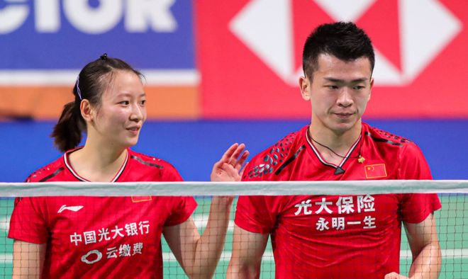 IM体育App下载-包含马来西亚队横扫丹麦队,黄鸭组合统治全场的词条