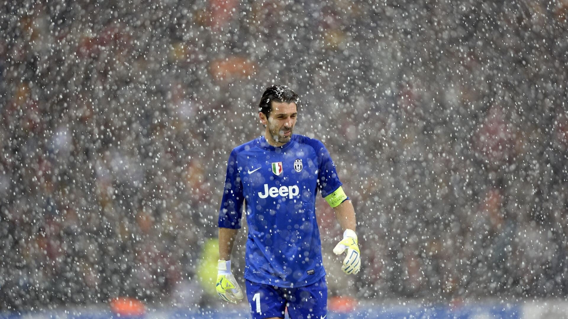 IM体育官方网站-F1引擎轰鸣之夜,克瓦拉茨赫利亚的绿茵高光,当速度与艺术在揭幕战中交织