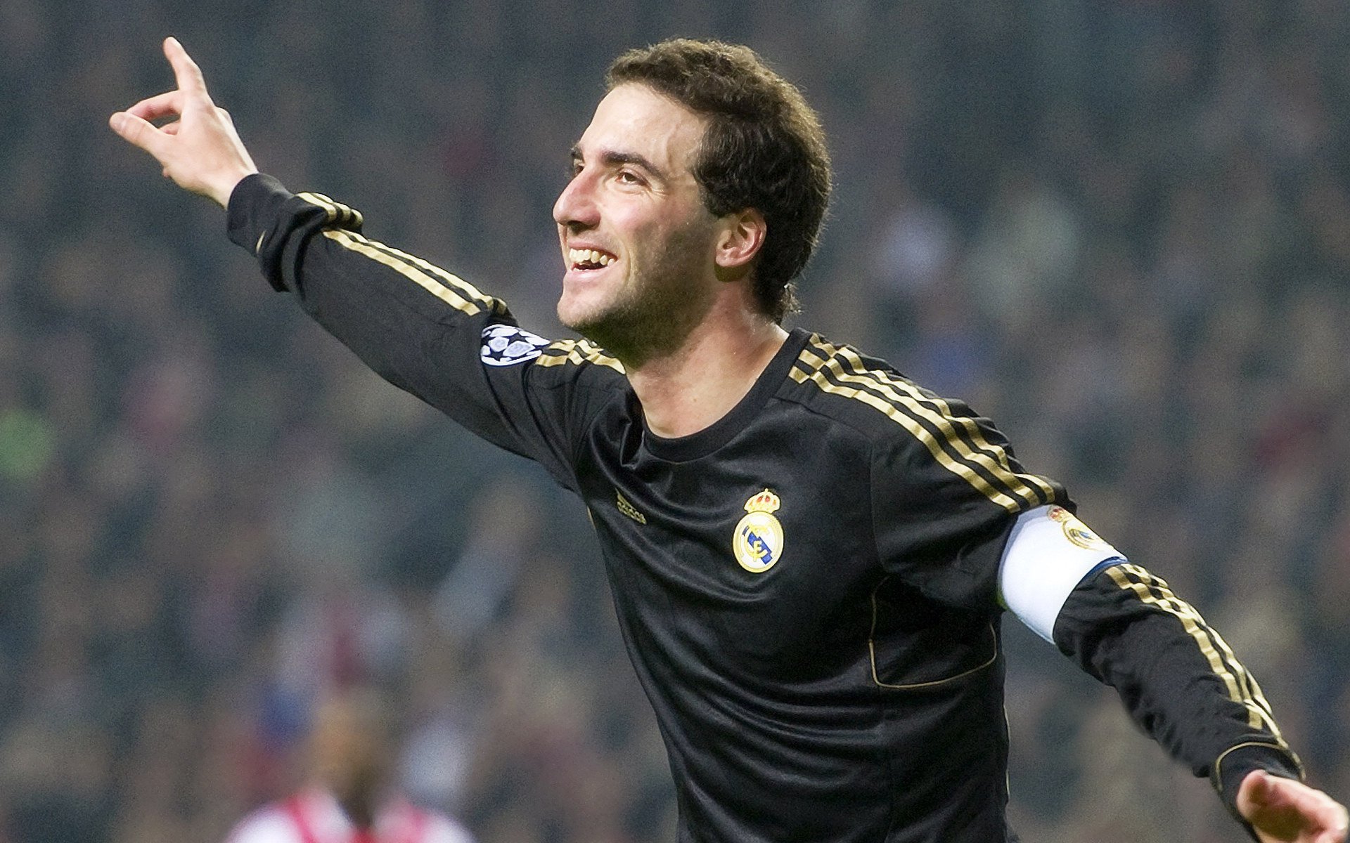 IM体育官网入口-欧冠决赛之夜，孔德一球定乾坤，改写历史的黄金瞬间